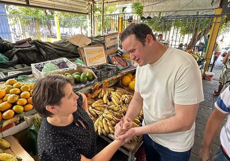 Dr. Paulo Marcio durante visita - Foto: Redes sociais