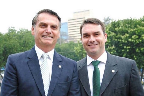 Jair Bolsonaro e Flávio Bolsonaro