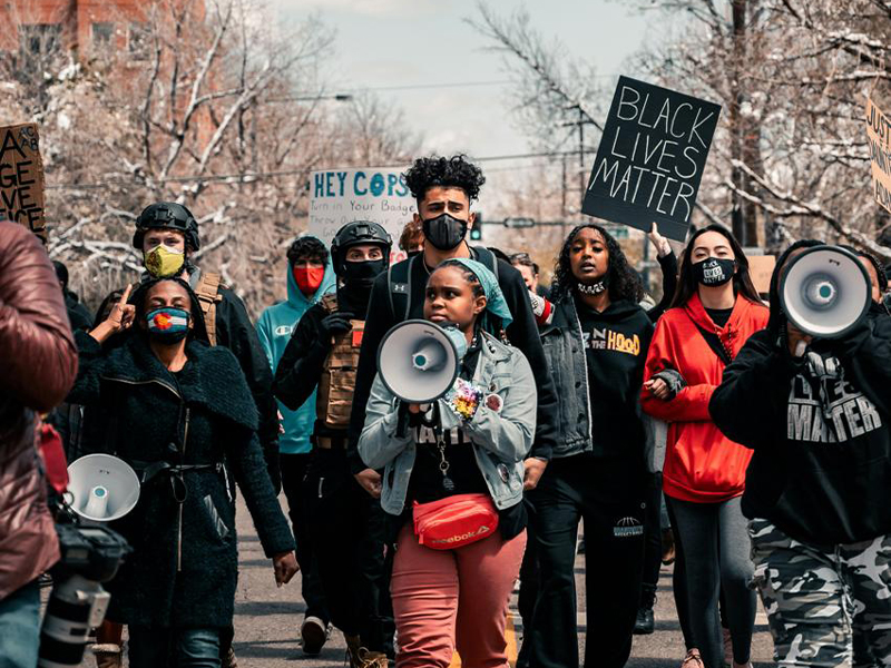 Protesto - Foto: Colin Lloyd na Unsplash